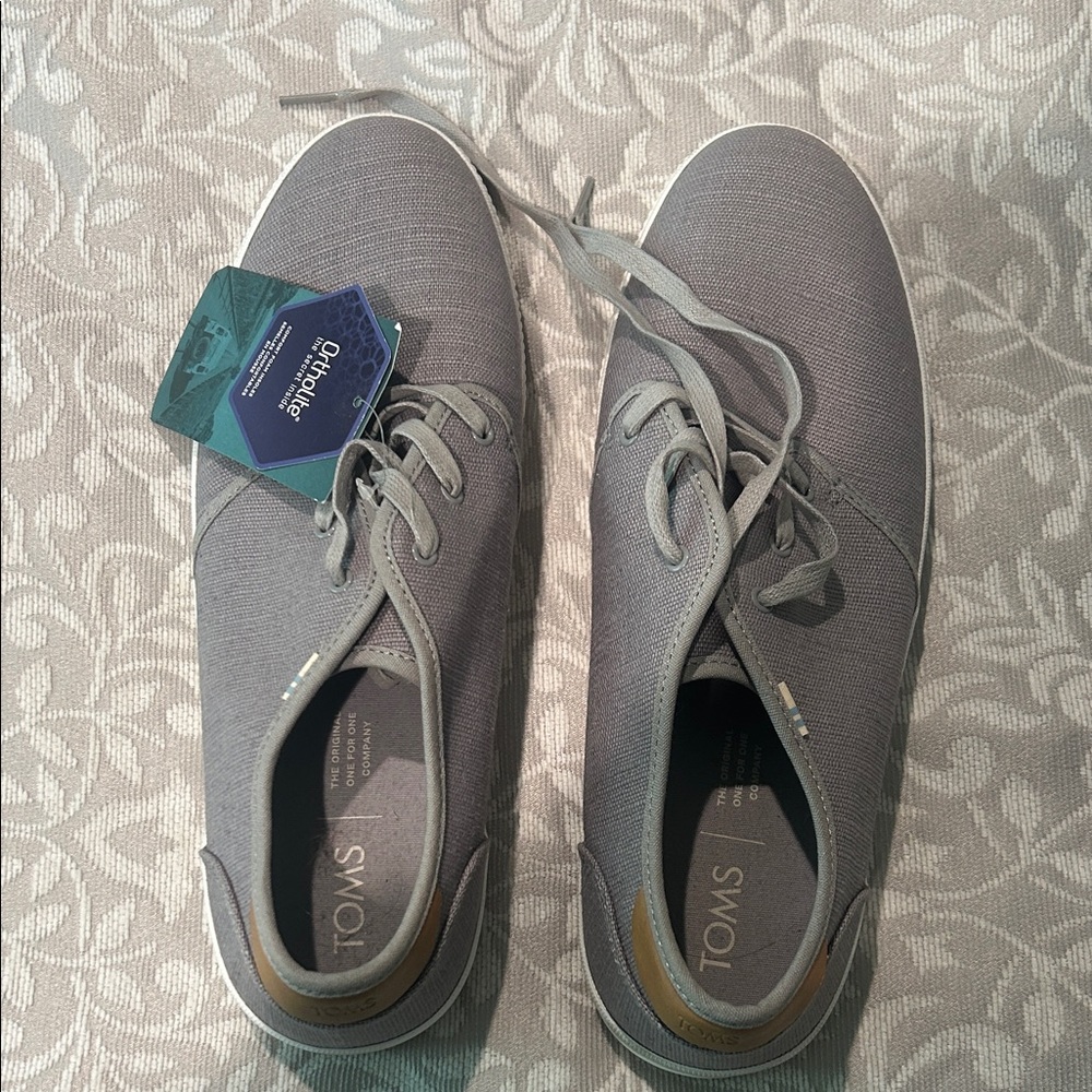 TOMS Men's Gray Lace-Up Sneakers
